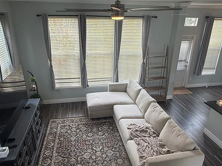 109 Grace Ave — Photo 6