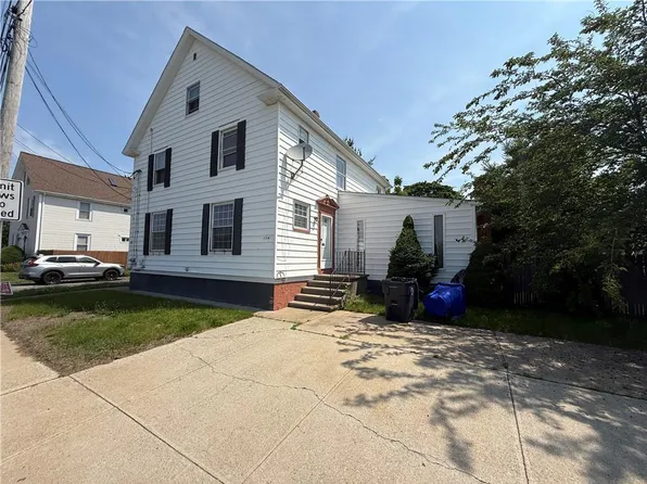 1122-1124 Pawtucket Ave E, Rumford, RI 02916