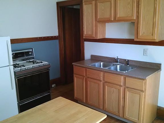 3rd image of 2959 N Frederick Ave