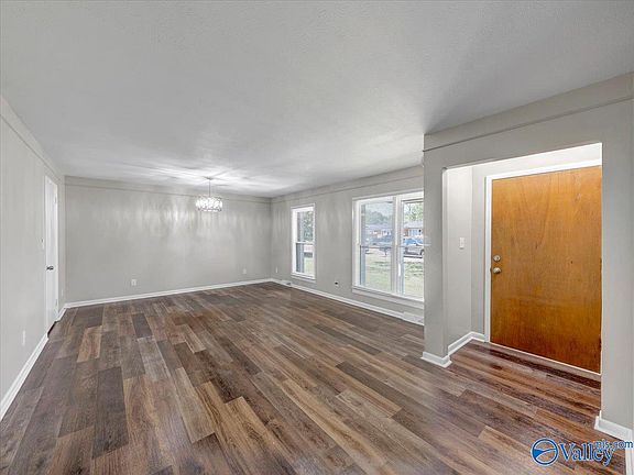 3rd image of 2804 Eva Dr NW