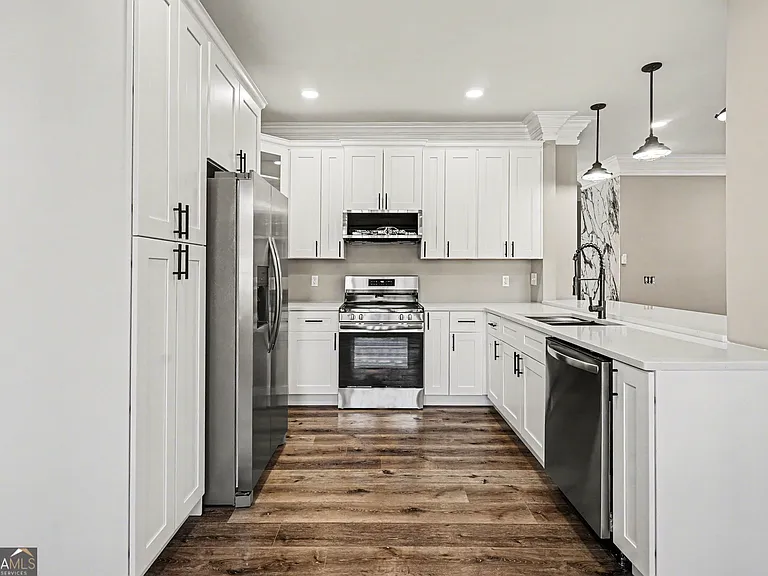 3170 Sherwood Oaks Ct — Photo 6