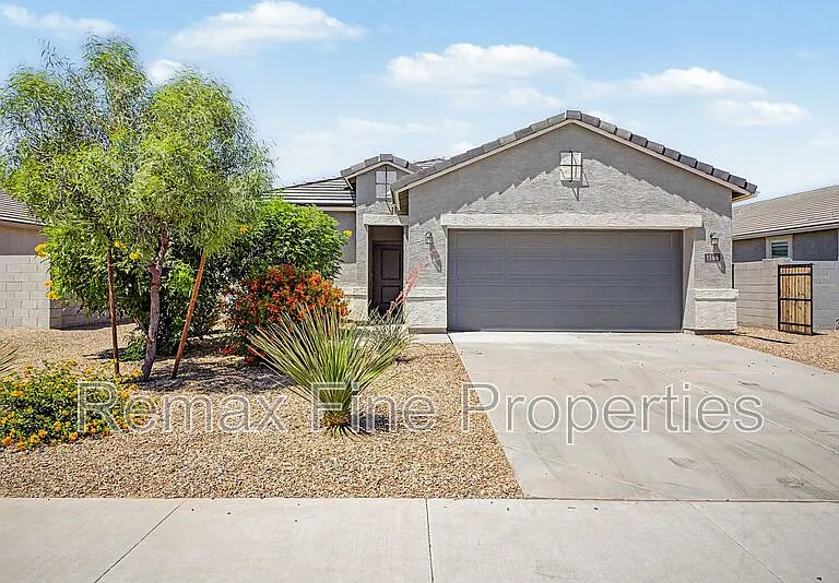 1566 E Fletcher Dr — Photo 2