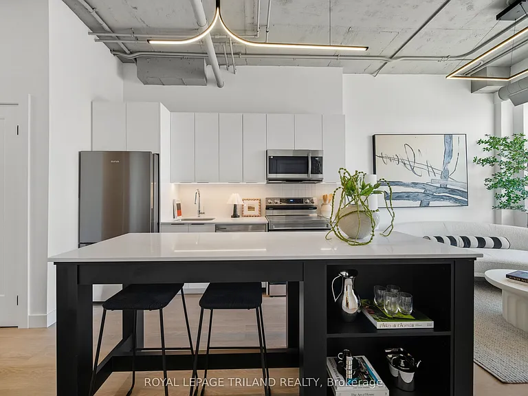 685 Richmond St #209 — Photo 2