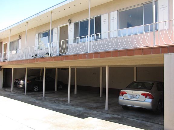 2nd image of 1125 Laguna Ave #6