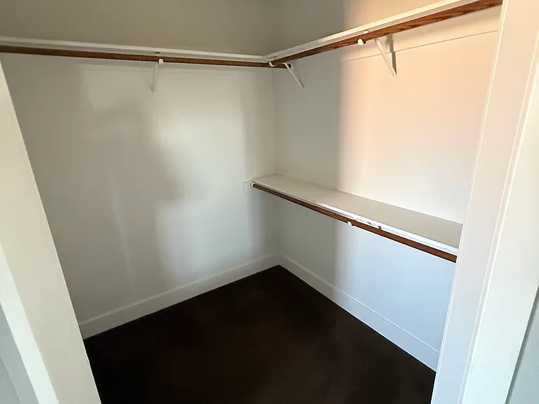 907 Elm St — Photo 34