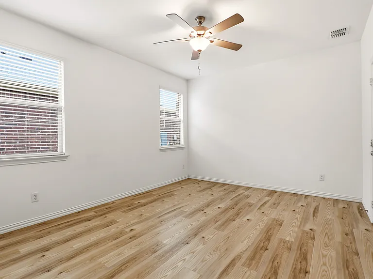 5105 Greywing Dr — Photo 11