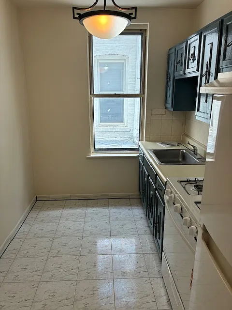 Building Photo - 86th St