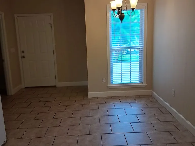 9950 Meadowood Dr — Photo 5