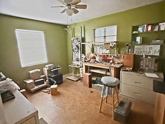 4th image of 2001 W WHITTON Avenue