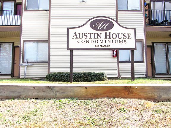 5th image of 908 Pearl St APT 302