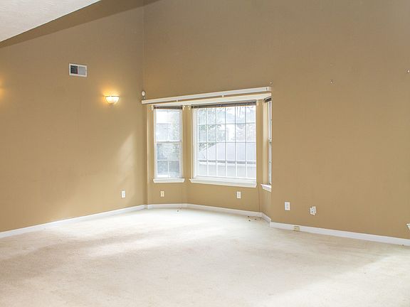 5th image of 942 Vintage Pointe Dr