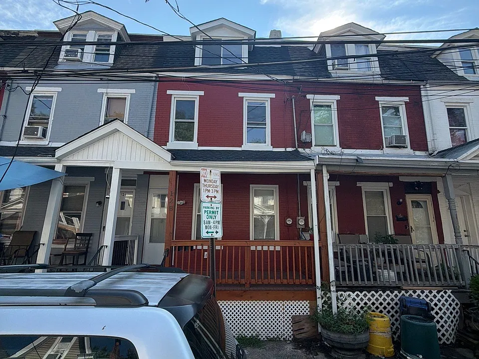 128 Hanford Pl