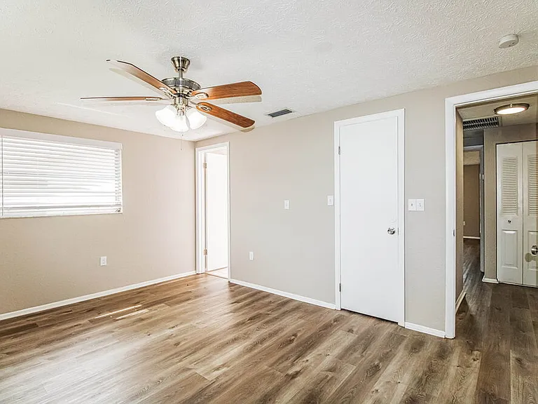 7043 Fireside Dr — Photo 11