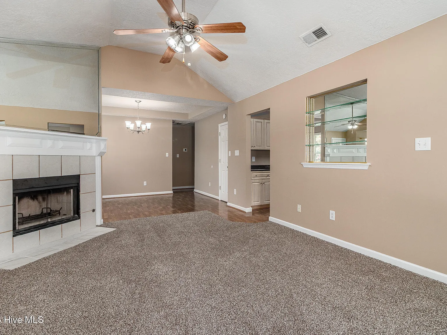 3 bed, 2.0 bath, $1,750 — Photo 3