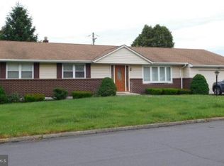 7521 Columbine Rd, Macungie, PA 18062