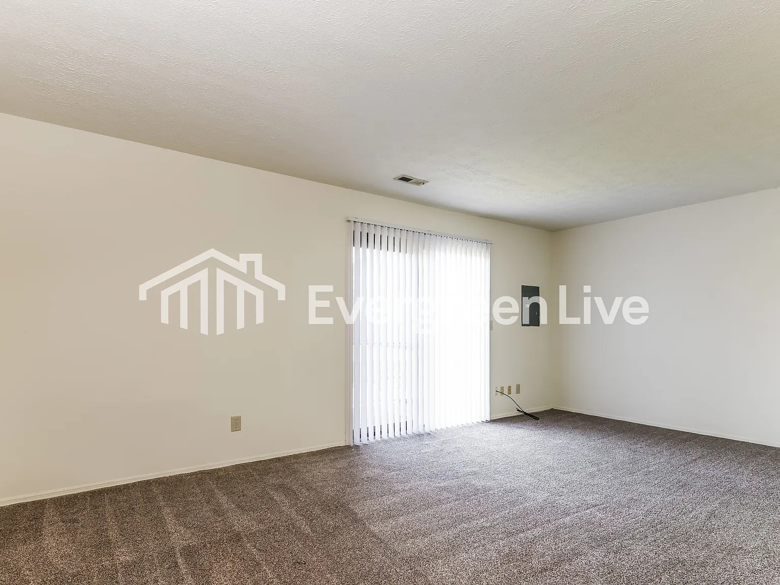 2 bed, 2.5 bath, 1232 sqft, $1,095 — Photo 3