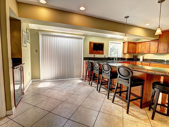 3rd image of 6477 Gristmill Square Ln