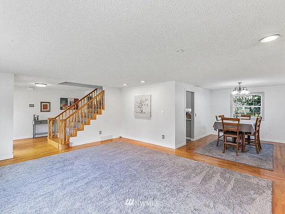 5th image of 9506 47th Dr NE