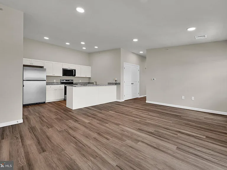 1000 Colby Ln #1101 — Photo 24