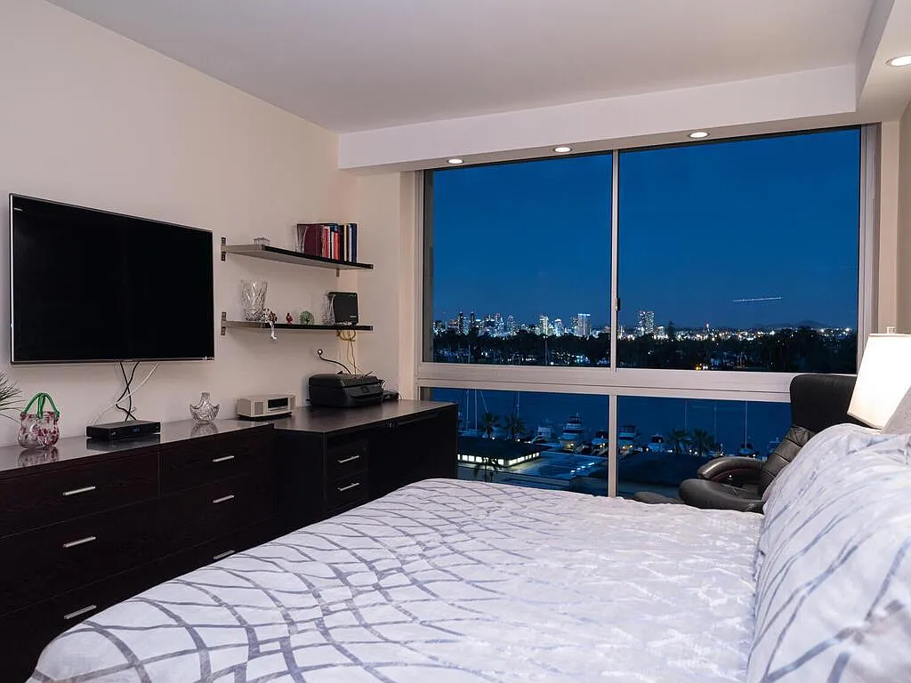 2 bed, 1320 sqft, $6,900 — Photo 3