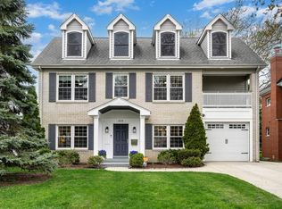 808 Rolling Pass, Glenview, IL 60025