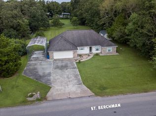 733 Saint Berchman Dr, Opelousas, LA 70570