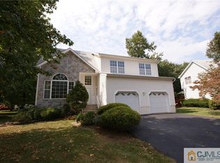 3 Shepherd Way, Kendall Park, NJ 08824