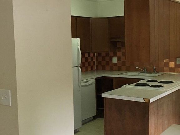 2nd image of 511 Westview Dr APT A