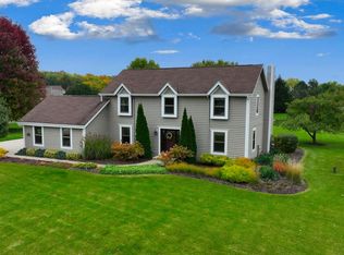 W280N6938 Huntington St, Hartland, WI 53029