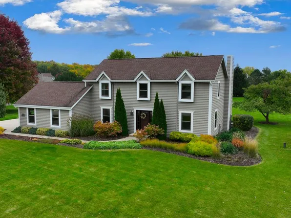 W280N6938 Huntington STREET, Hartland, WI 53029