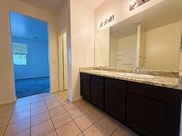 6218 W Laurie Ln — Photo 15