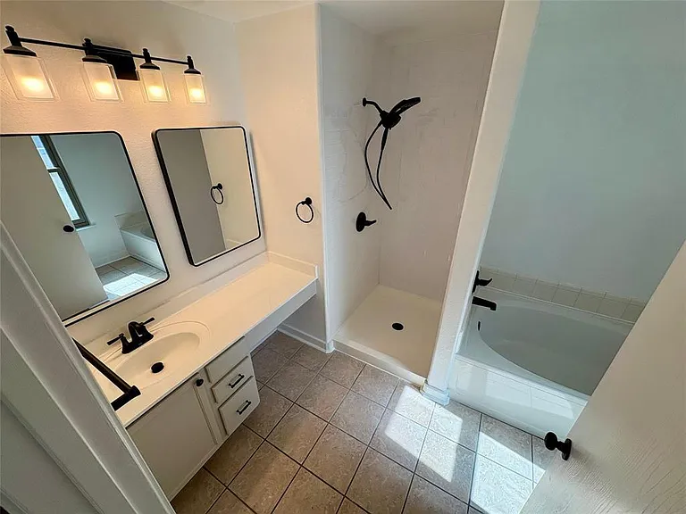8003 Bannock Ln — Photo 24
