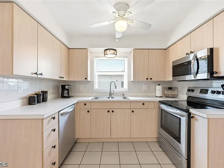 3105 SE 18th Ave — Photo 4