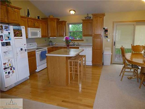 3rd image of 378 N Clearwater Dr