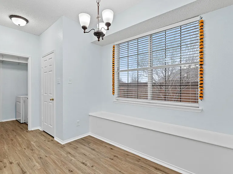 316 Leameadow Dr — Photo 30