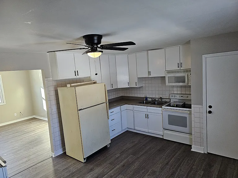401 S Maple St #4 — Photo 10