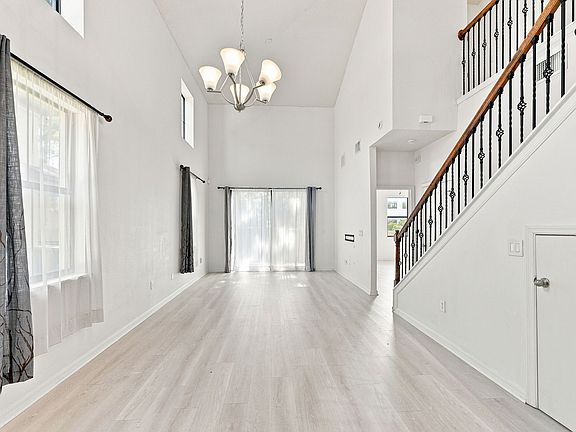 3rd image of 5156 Bay Isle Cir
