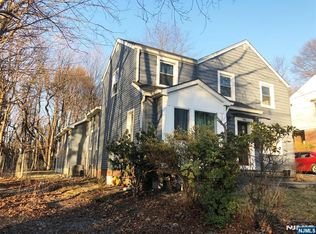 195 Christie Hts, Leonia, NJ 07605