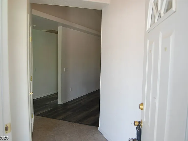 4911 E Ridgewood Dr — Photo 3