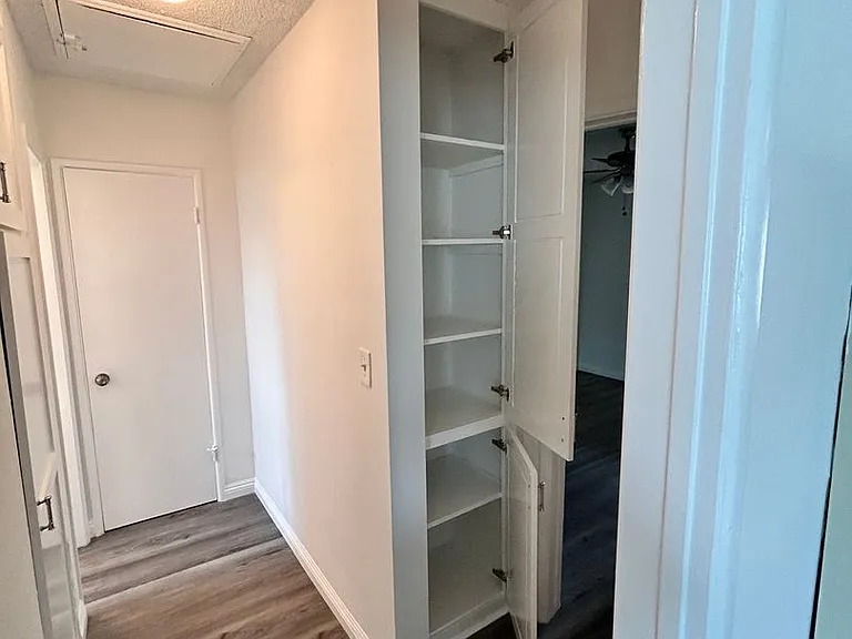 320 Western Ave — Photo 7