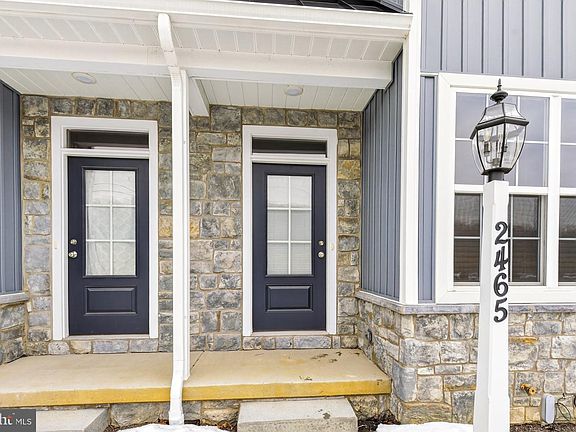 4th image of 2465 Artesian Way