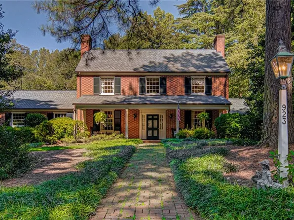 923 Kenleigh Cir, Winston Salem, NC 27106