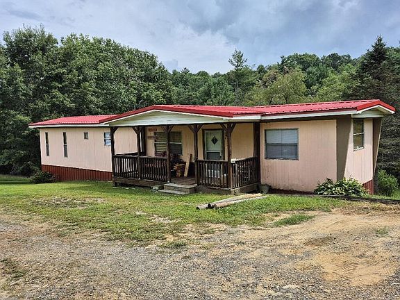 3rd image of 301 Carnation Ln