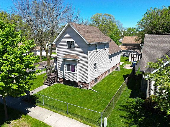 4th image of 401 Stanton St
