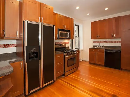 Sold by Avenue Sotheby's International Realty | media 21
