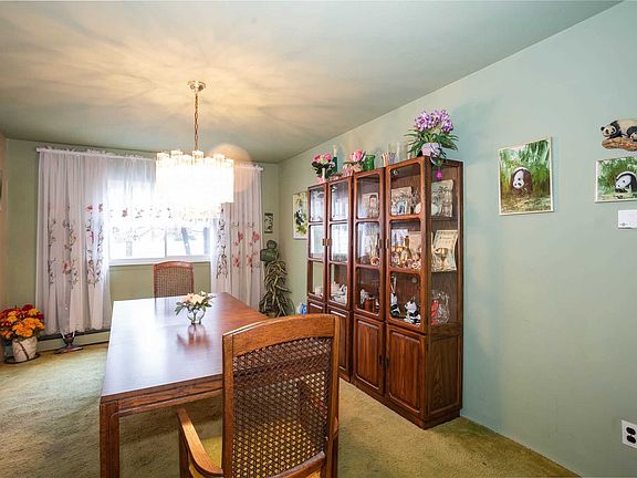 5th image of 130 Lorraine Ct