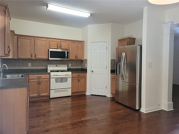 3rd image of 3383 Marla Blvd NW