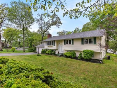 10 River Road, North Haven, CT, 06473