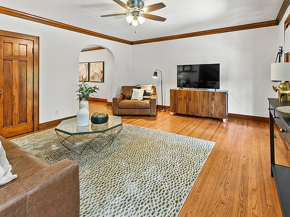 5th image of 5017 Underwood Ave APT 11