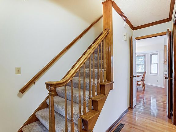 4th image of 702 Paddlewheel Dr